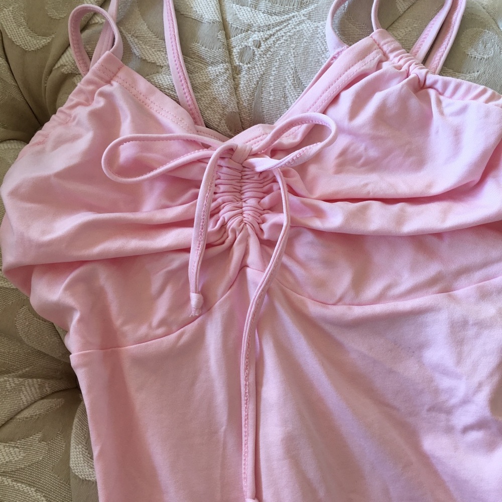 Pink leotards - Picture 2 of 3
